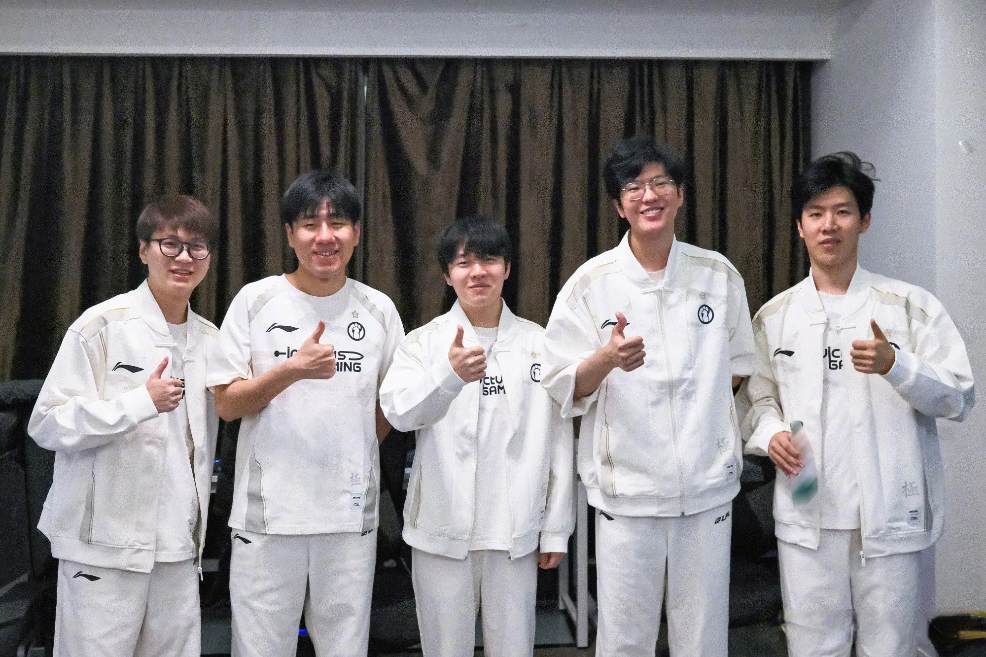 在其他战队, alt, ejie成